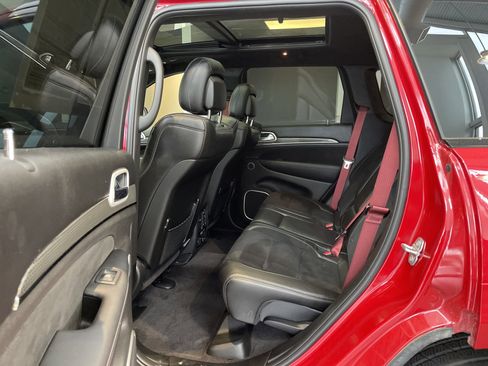 Used 2018 Jeep Grand Cherokee Trackhawk AWD/4WD image 37