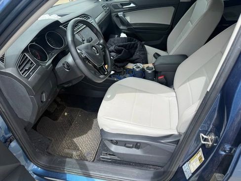 Used 2020 Volkswagen Tiguan SE w/ 3rd Row Seat Package AWD/4WD image 2