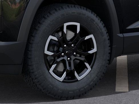 New 2026 Chevrolet Equinox ACTIV w/ Safety and Technology Package AWD/4WD image 9
