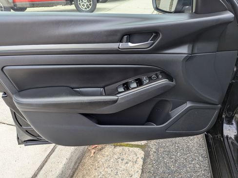 Used 2023 Nissan Altima 2.5 SV image 19