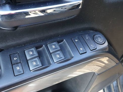 Used 2018 Chevrolet Silverado 1500 LT w/ All Star Edition AWD/4WD image 15