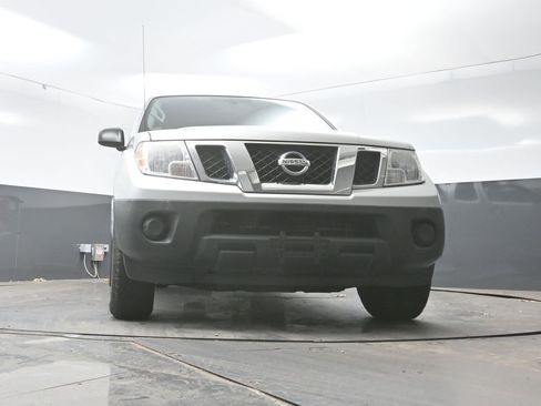 Used 2017 Nissan Frontier S image 25