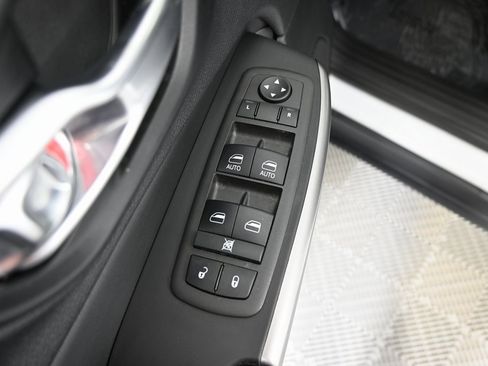 Used 2022 Jeep Cherokee Latitude Lux w/ Sun & Sound Group image 20