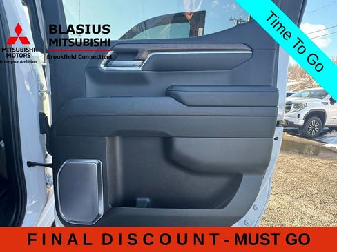 Used 2023 Chevrolet Silverado 1500 High Country w/ High Country Premium Package AWD/4WD image 43
