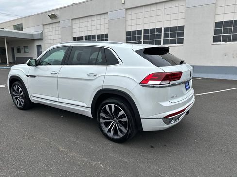 Used 2022 Volkswagen Atlas Cross Sport SEL Premium R-Line AWD/4WD image 4