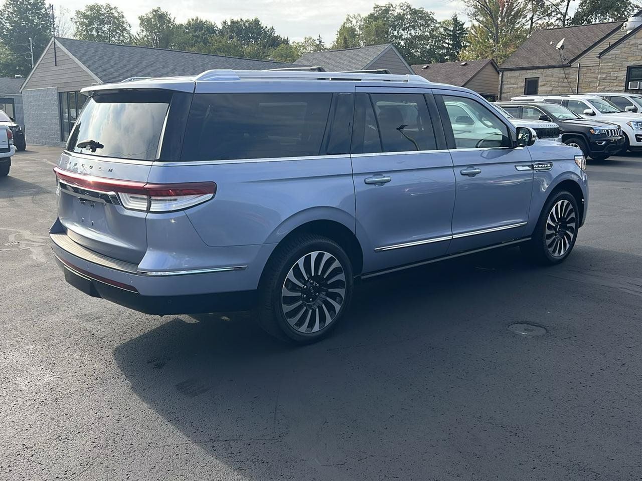 Used 2023 Lincoln Navigator L Black Label AWD/4WD image 5