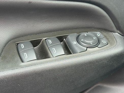 Used 2023 Chevrolet Equinox LT FWD image 23