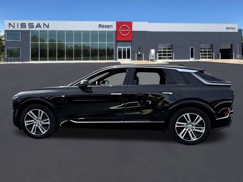 Used 2024 Cadillac Lyriq Tech w/ LPO, Floor Liner Package RWD image 5