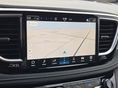 New 2026 Chrysler Pacifica Limited image 35