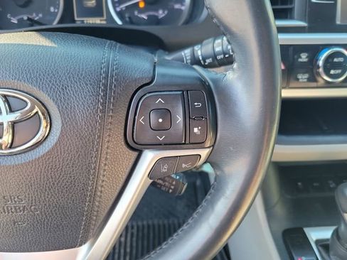 Used 2019 Toyota Highlander Plus image 19
