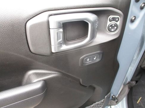 Used 2025 Jeep Wrangler Sport S image 7