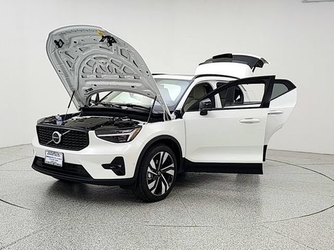 New 2026 Volvo XC60 B5 Ultra w/ Climate Package AWD/4WD image 9