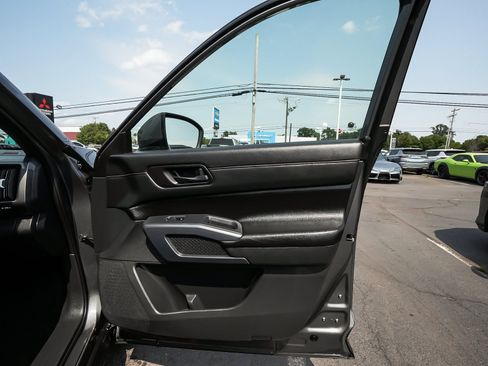 Used 2024 Nissan Pathfinder Rock Creek AWD/4WD image 13
