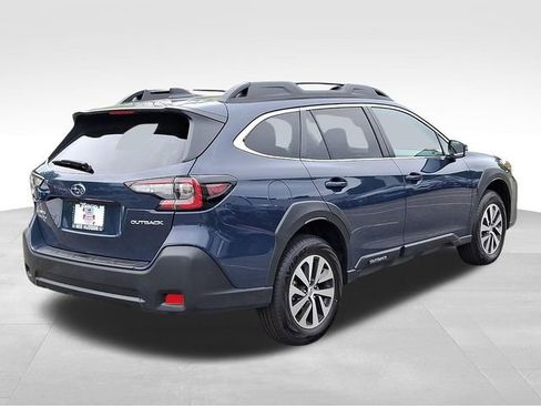 Used 2025 Subaru Outback Premium AWD/4WD image 6