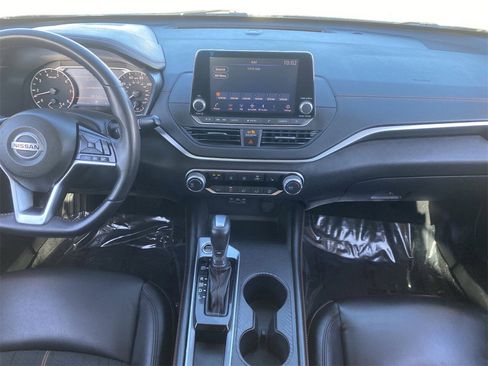 Used 2021 Nissan Altima 2.5 SR w/ SR Premium Package image 14