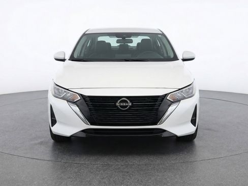 Used 2025 Nissan Sentra SV FWD image 2