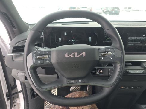 Used 2025 Kia EV9 GT-Line AWD/4WD image 9