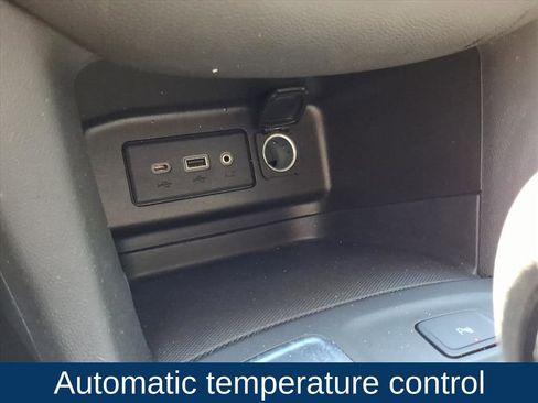 Used 2024 Chevrolet Equinox LT FWD image 5