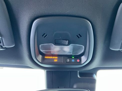 Used 2025 Buick Envista Sport Touring image 16