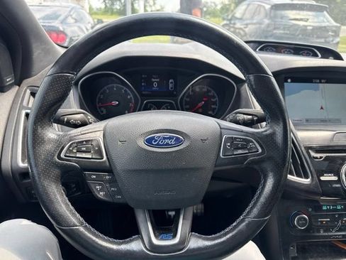 Used 2018 Ford Focus RS AWD/4WD image 25