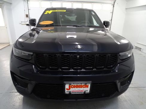 Certified 2024 Jeep Grand Cherokee Limited w/ Luxury Tech Group II image 26