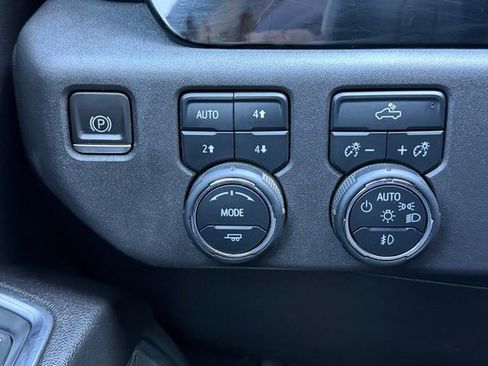 Used 2023 Chevrolet Silverado 1500 LT Trail Boss AWD/4WD image 18