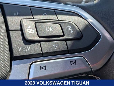 Used 2023 Volkswagen Tiguan SE R-Line FWD image 14