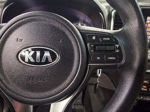 Used 2017 Kia Sportage LX w/ LX Popular Package image 18