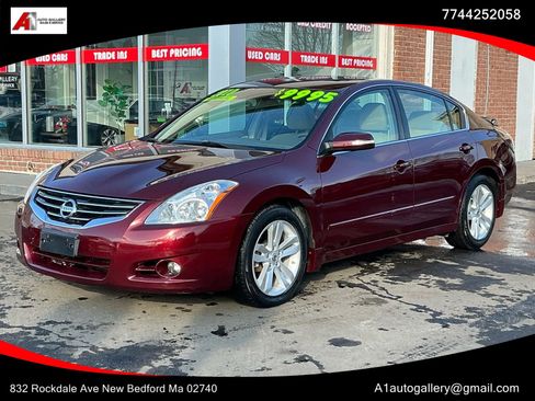 Used 2010 Nissan Altima 3.5 SR w/ Sport Pkg image 1