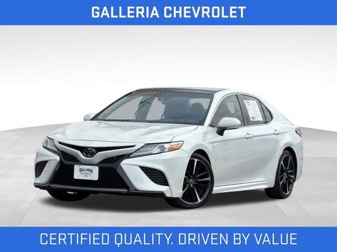 Used 2019 Toyota Camry XSE FWD image 2