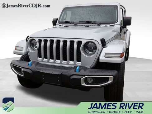 Used 2023 Jeep Wrangler Unlimited Sahara w/ Cold Weather Group AWD/4WD image 4