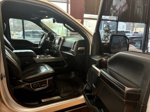 Used 2015 Ford F150 Platinum w/ Equipment Group 701A Luxury image 39