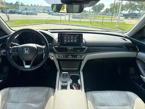 Certified 2019 Honda Accord Touring image 17