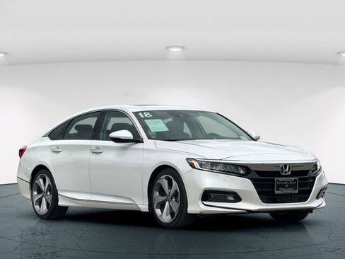 Used 2018 Honda Accord Touring image 9