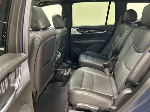 Used 2024 Cadillac XT6 Premium Luxury w/ Technology Package AWD/4WD image 32