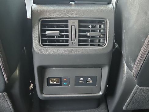 Used 2023 Nissan Rogue SL w/ SL Premium Package FWD image 25