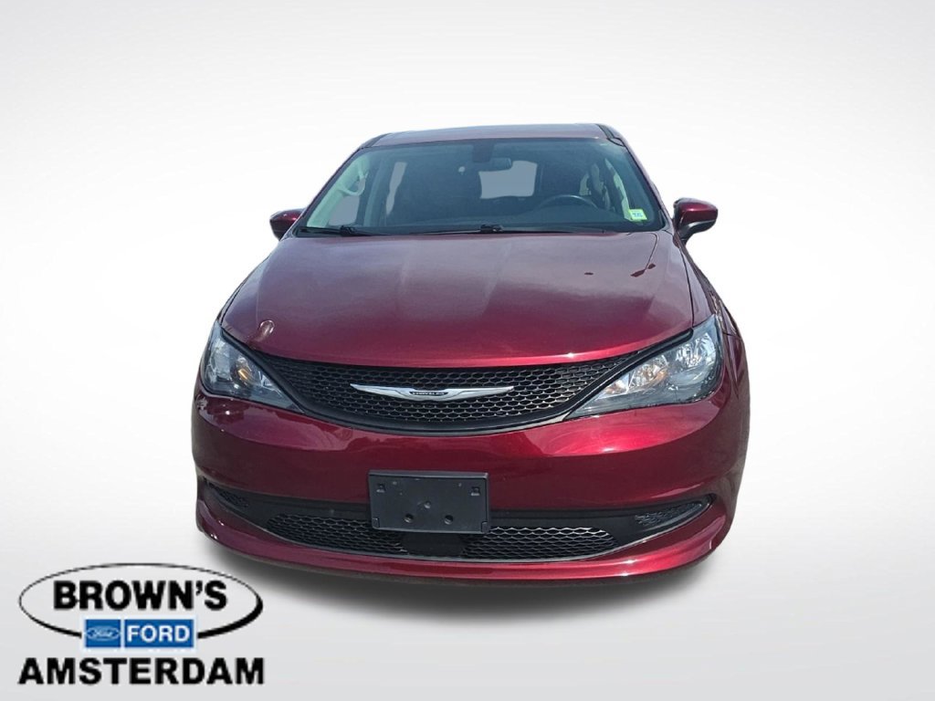 Used 2022 Chrysler Voyager LX FWD image 3