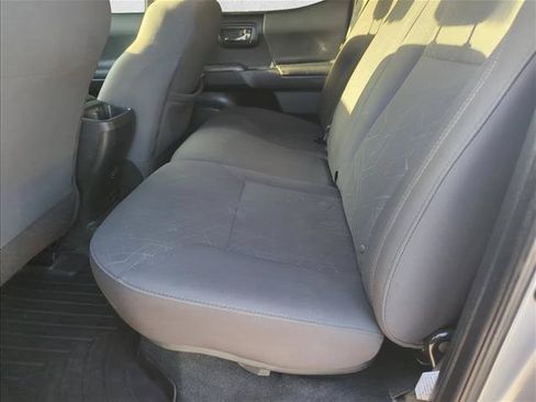 Used 2019 Toyota Tacoma TRD Sport AWD/4WD image 7