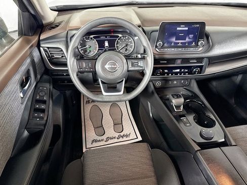 Certified 2023 Nissan Rogue SV image 17