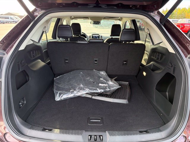 Used 2024 Ford Edge SEL w/ Convenience Package AWD/4WD image 12