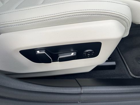 Certified 2025 BMW i5 M60 w/ Premium Package image 38