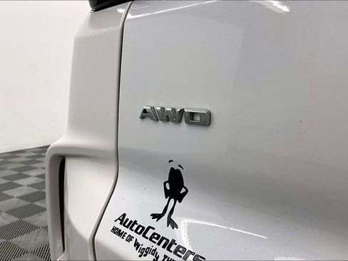 Used 2024 Cadillac XT4 Sport AWD/4WD image 9