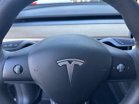 Used 2023 Tesla Model Y Long Range AWD/4WD image 24
