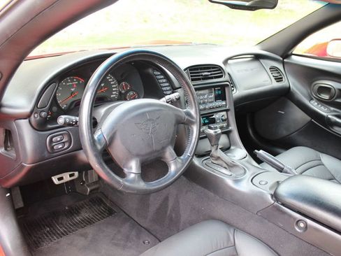 Used 1998 Chevrolet Corvette Convertible w/ Performance Handling Pkg image 17