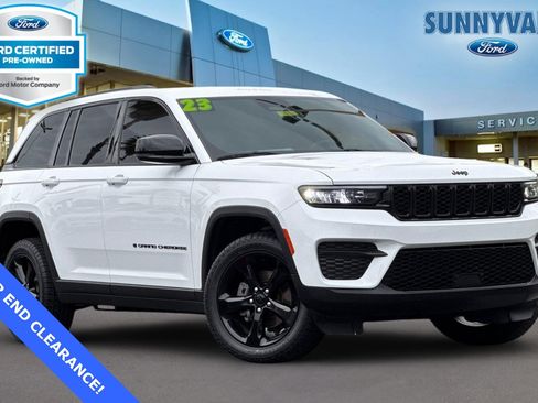 Used 2023 Jeep Grand Cherokee Altitude image 1