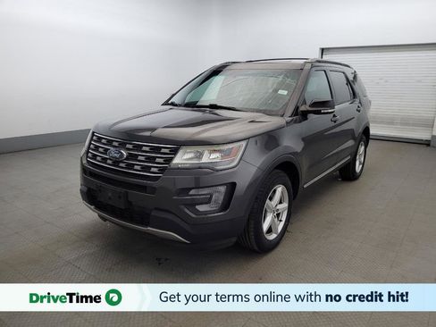 Used 2017 Ford Explorer XLT w/ Equipment Group 202A image 1