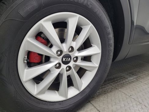 Used 2020 Kia Sorento LX image 31