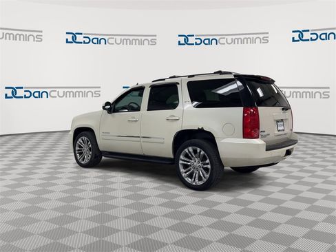 Used 2012 GMC Yukon SLT w/ SLT-2 Equipment Package image 6