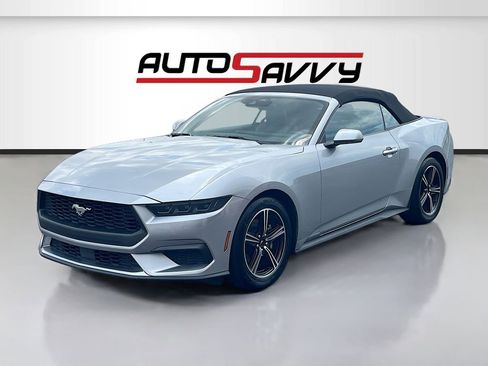 Used 2025 Ford Mustang Premium RWD image 3