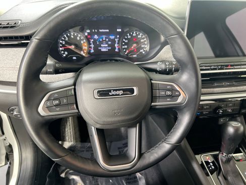 Used 2022 Jeep Compass Latitude AWD/4WD image 11